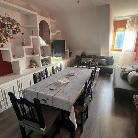 La Perla Del Pirineo Apartment ฮากา ภายนอก รูปภาพ
